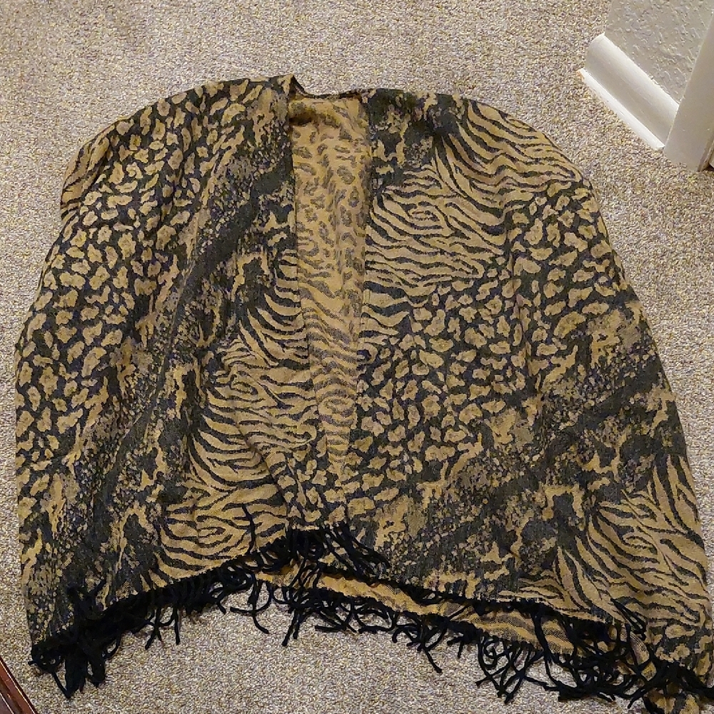 Fiori Di Firenze Animal Print Wrap
